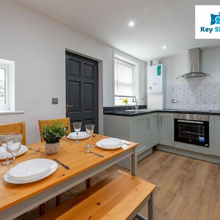 Five Bedroom Spacious Modern House By Keysleeps Short Lets Workington Lake District Beach 外观 照片